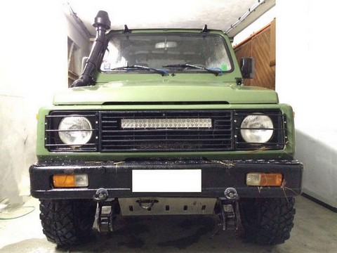 Suzuki Samurai - Barra Cree 126W